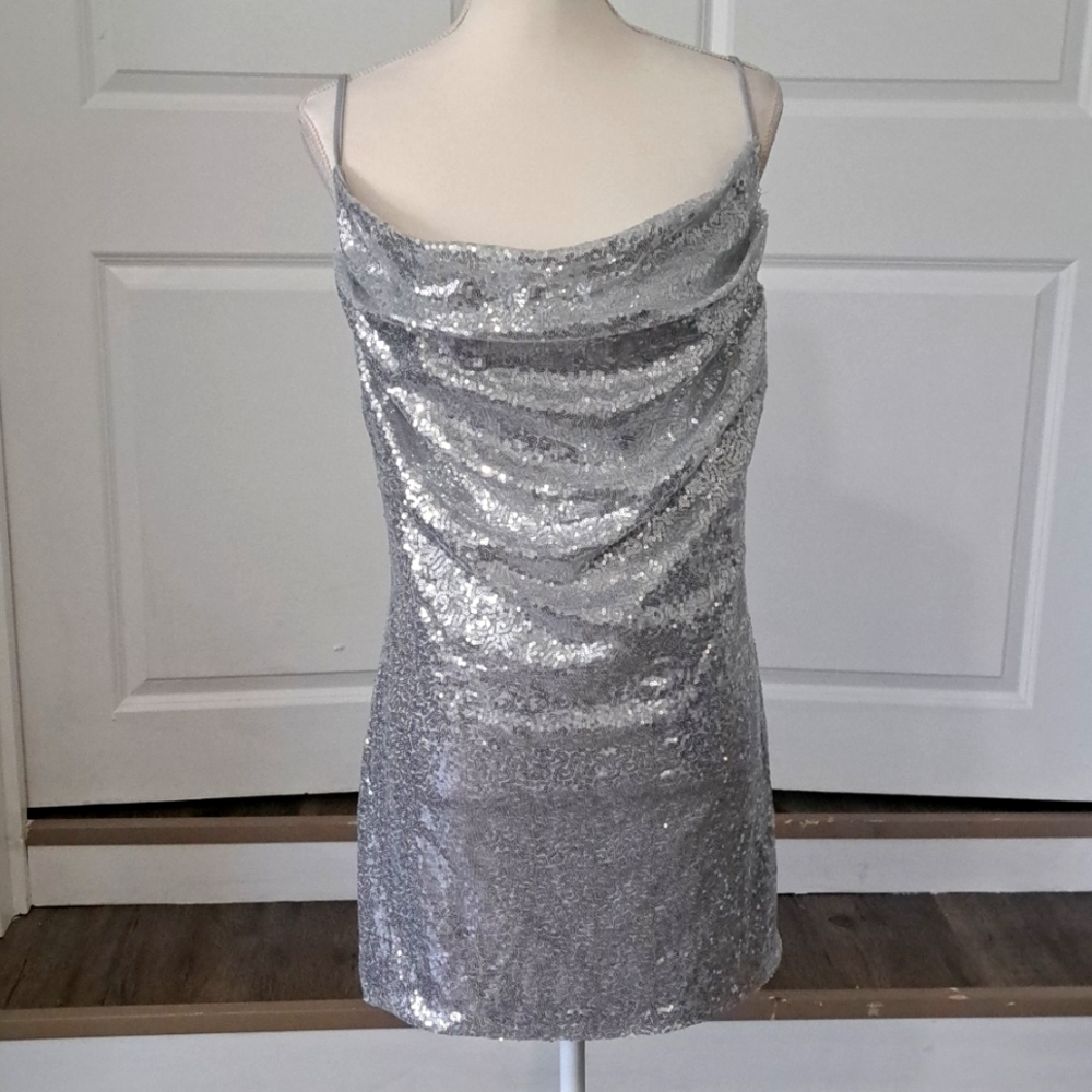 JEWEKY Sequin Silver Bodycon Sparkly Spaghetti Strap Backless Parry Dress L NWT